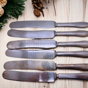 Vintage WM Rogers Lufberry Pattern Dinner Knife - Silverplate Cutlery