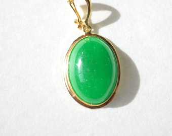 Vintage 14K Yellow Gold Natural Genuine Translucent Green Jadeite Jade Oval Pendant