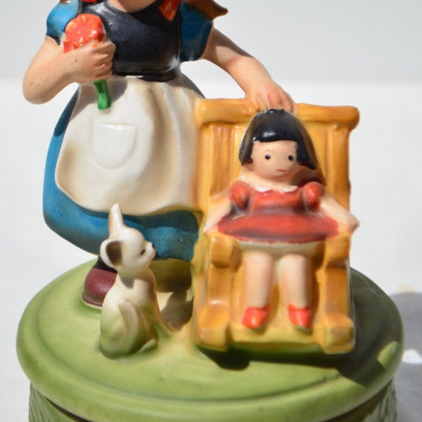 Japan Made Fifth Ave Berman & Anderson Porcelain Music Box Little Girl Doll in Rocking Chair Kitten LOVE STORY