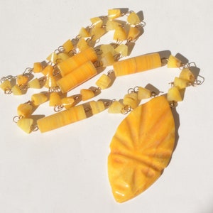 Vintage Natural Yellow Translucent Alabaster Mayan Aztec Pendant Necklace