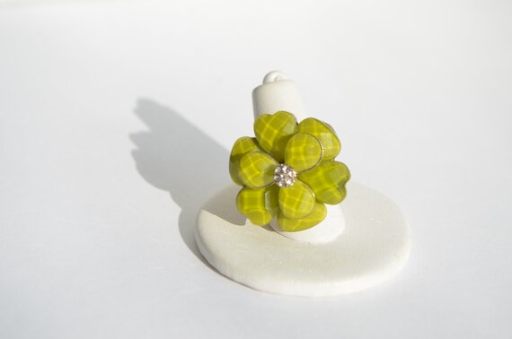 Vintage Gold Tone Lime Green Art Glass Cluster Fl… - image 3