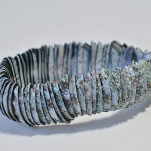 Natural Grey Beige Mother of Pearl MOP Sea Shell Half Circle Stretch Bangle Cuff Bracelet