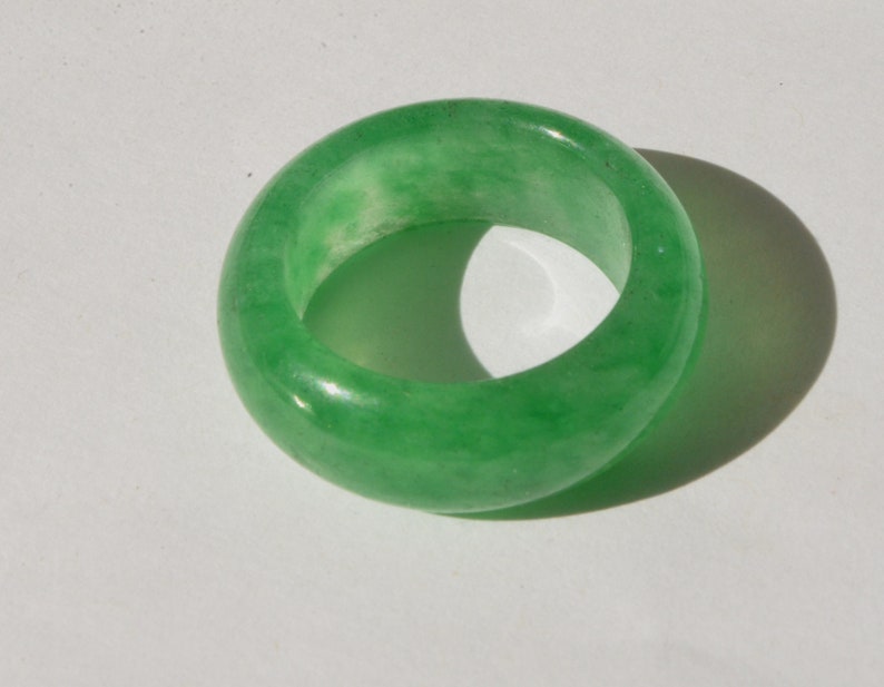 Vintage Natural Genuine Apple Green Translucent Jadeite Jade Unisex Band Ring Size 10.5