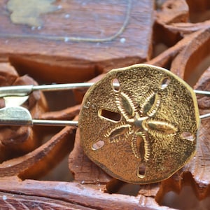 SALE Vintage Gold Tone Sand Dollar Round Brooch Pin