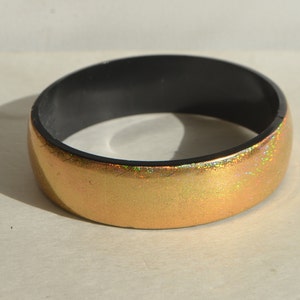 Vintage Glitter Glossy Gold Tone Lucite Bangle Bracelet 66.5 mm