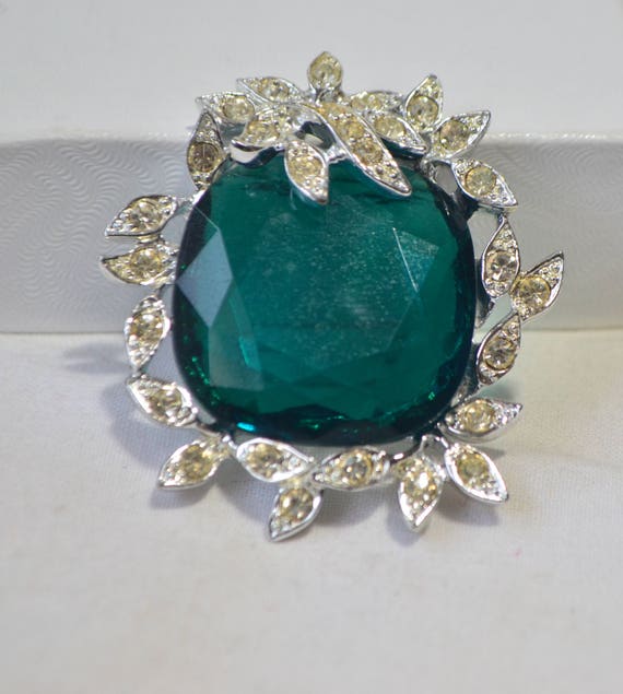 Vintage Sarah Coventry Emerald Green Crystal Swar… - image 1