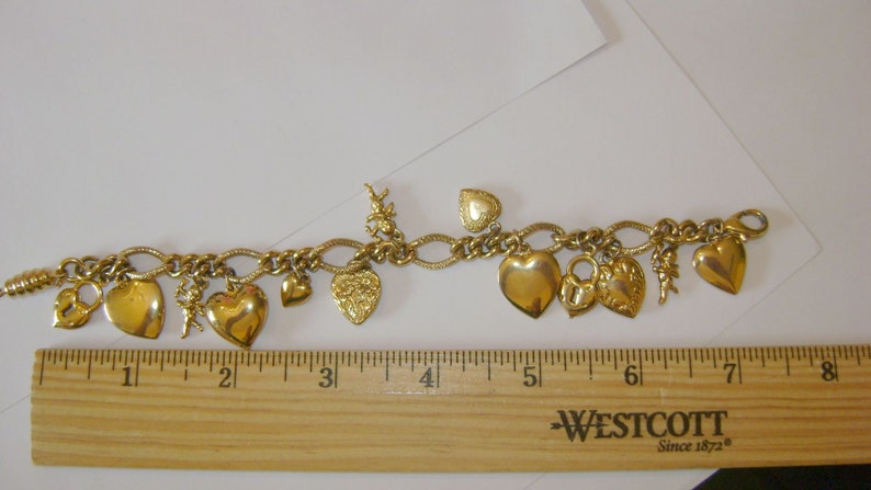 Charm bracelet Vintage Gold tone 7.5 Hearts Valentines