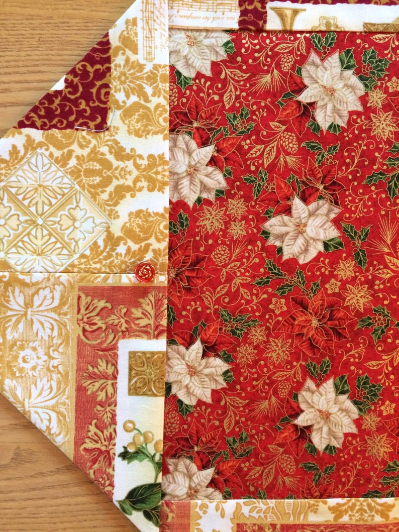 Christmas Poinsettia/Music Scroll Table Runner image 2