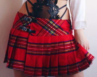 Red tartan mini skirt / 90s grunge fashion / Vintage goth apparel