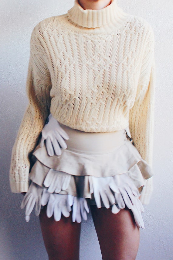 Cozy Glam from the 80s: Vintage Cream Cable Knit T