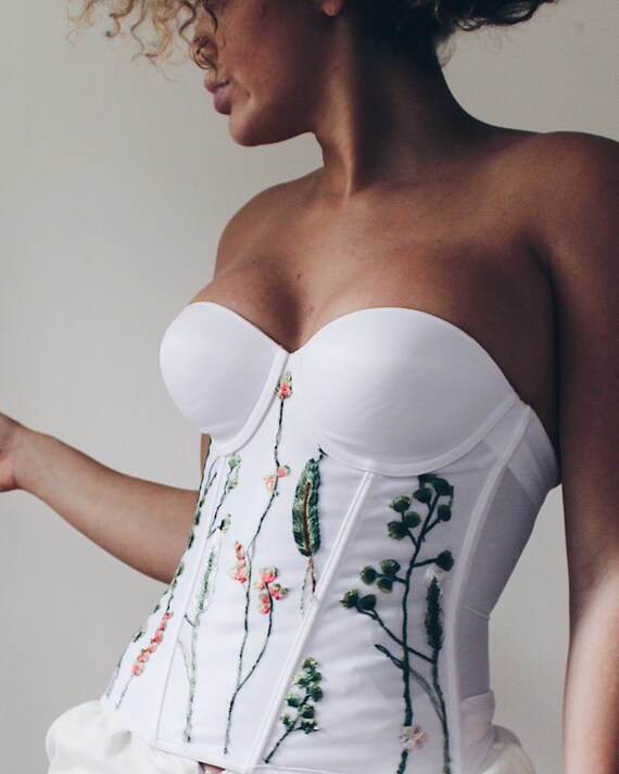 White Embroidered Floral Bustier / 32D Underwire Spring - Etsy