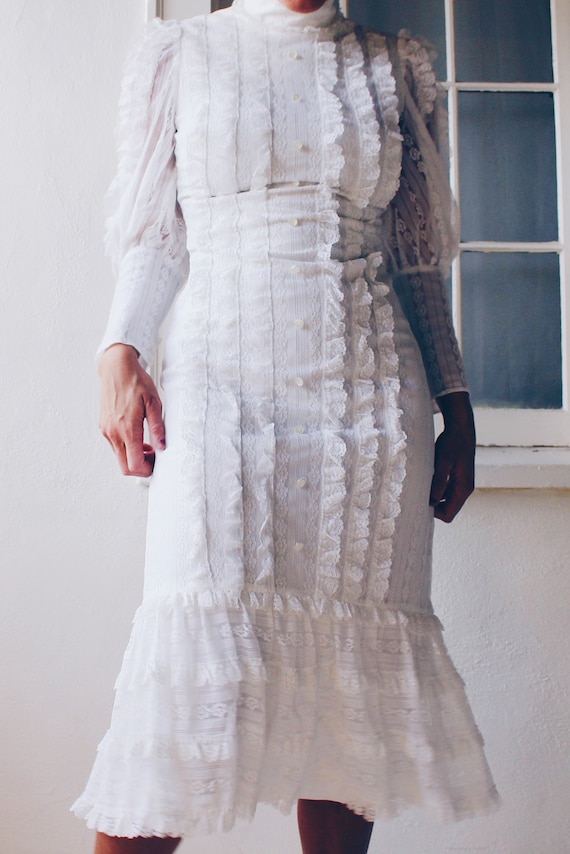 White Victorian Lace Wedding Dress / vintage 70s … - image 5