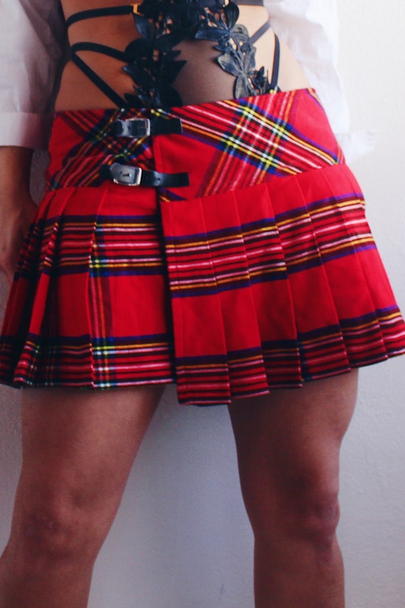 Red tartan mini skirt / 90s grunge fashion / Vint… - image 2