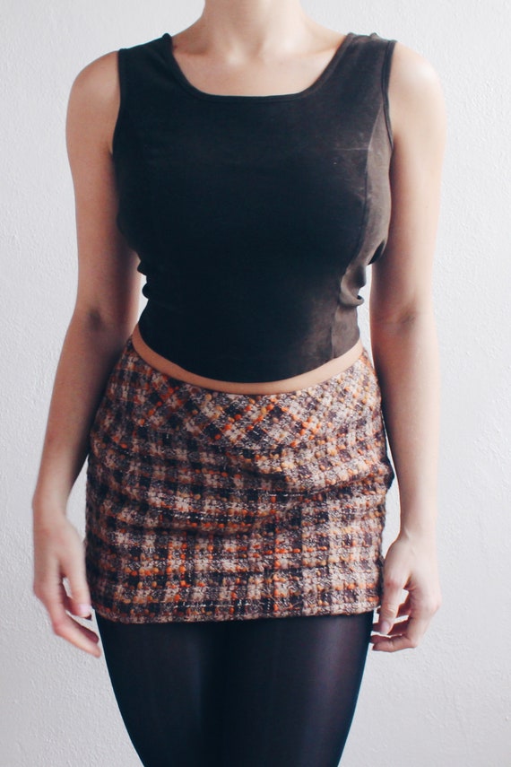 90s Chic: Brown Tailored Crop Tank for Minimalist… - image 9