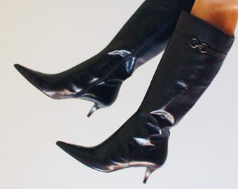 Vintage Bandolino Brown Leather Kitten Heel Boots – Y2K Pointed Toe Calf Boots, Sleek Minimalist Fall/Winter Footwear