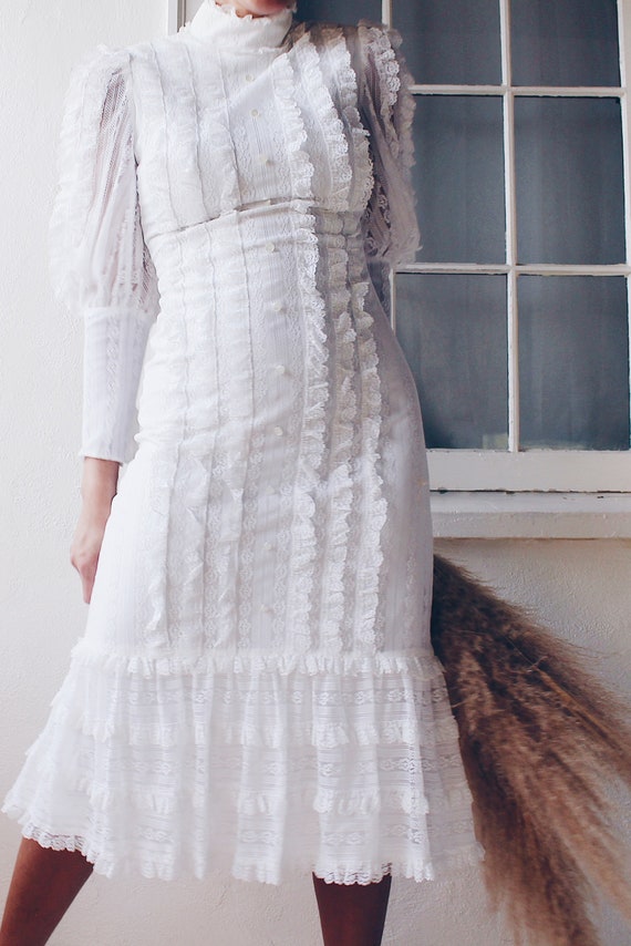 White Victorian Lace Wedding Dress / vintage 70s … - image 7