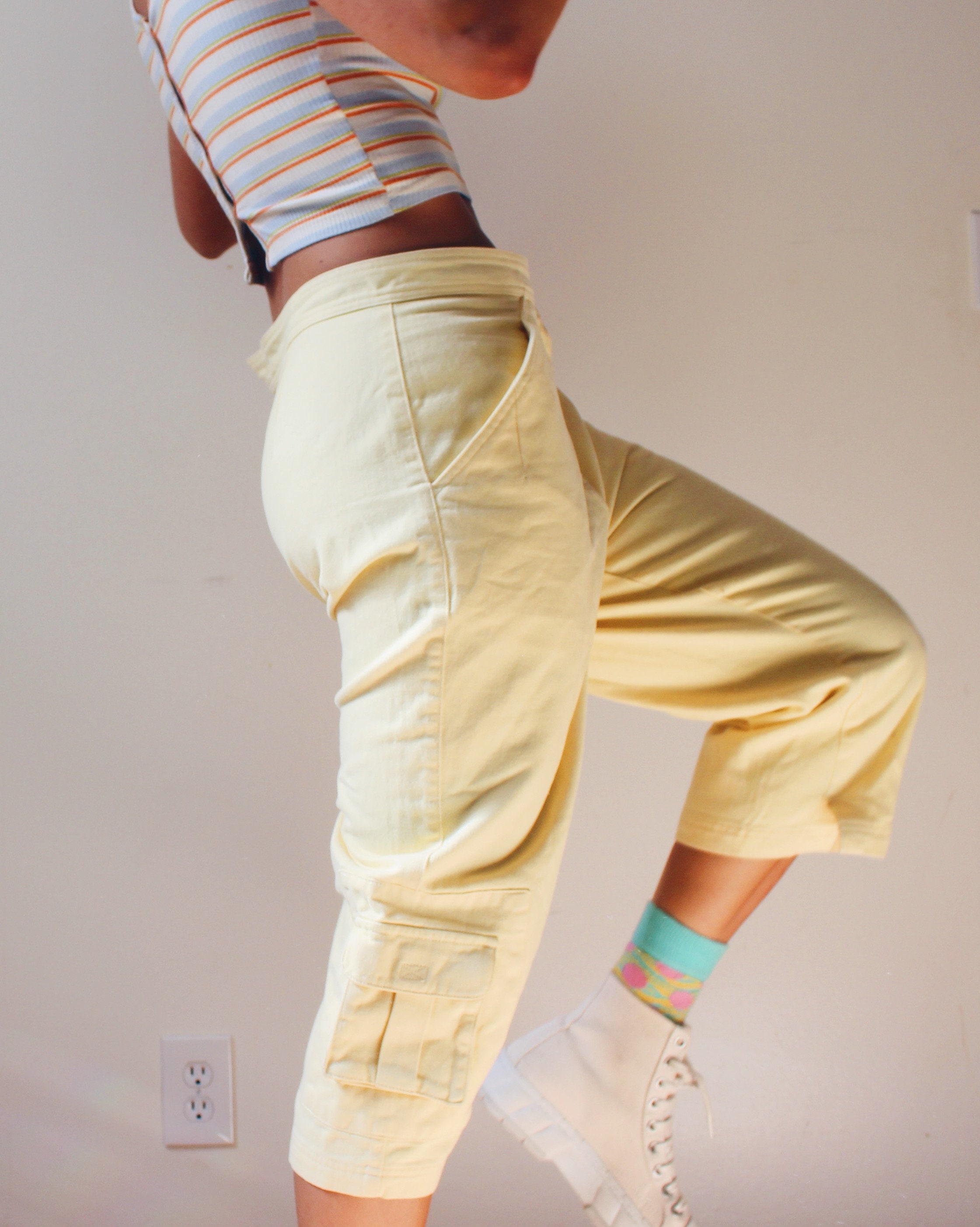 Light Yellow Cropped Cargo Pants / Yellow Wide Y2k Capris 