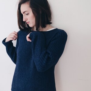 Navy knit sweater / blue shirt / 90s grunge top image 3