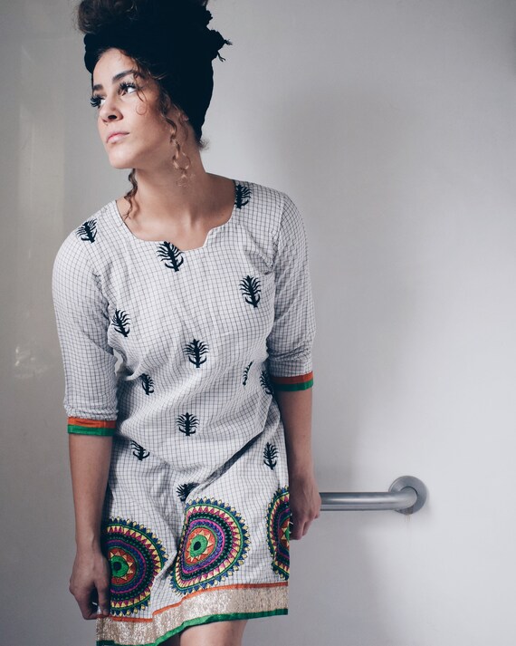 Embroidered Indian Dress, Vintage Embellished Kur… - image 4