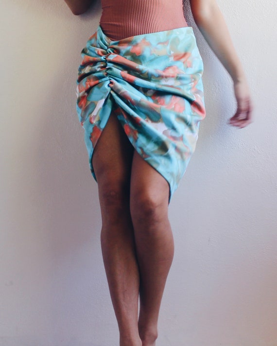 Asymmetric cinched y2k marble skirt / blue orange… - image 4