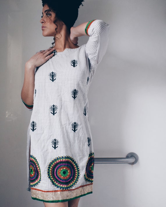 Embroidered Indian Dress, Vintage Embellished Kur… - image 1