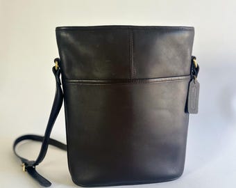 Vintage Coach Leder Umhängetasche - Minimalistische SportsCoach Geldbörse in Hellbraun Braun | Zeitlos schicke Designer Handtasche