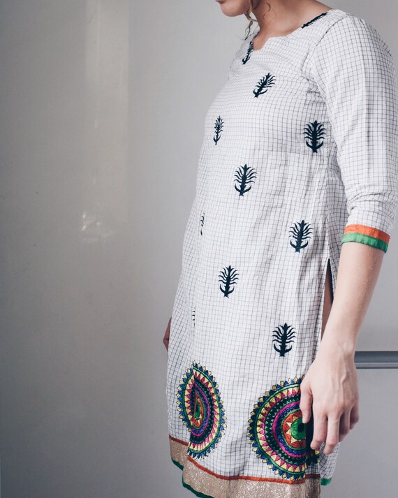 Embroidered Indian Dress, Vintage Embellished Kur… - image 7
