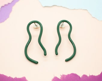 X-Large Wavy Incomplete Oval Green Earrings