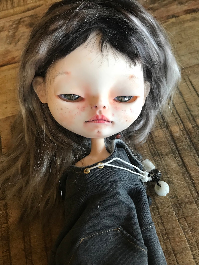 Kishi, custom poupée blythe, ooak, piece unique, petite âme, dark hair. image 5