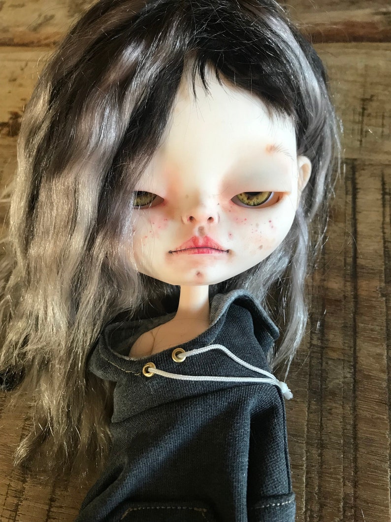 Kishi, custom poupée blythe, ooak, piece unique, petite âme, dark hair. image 7