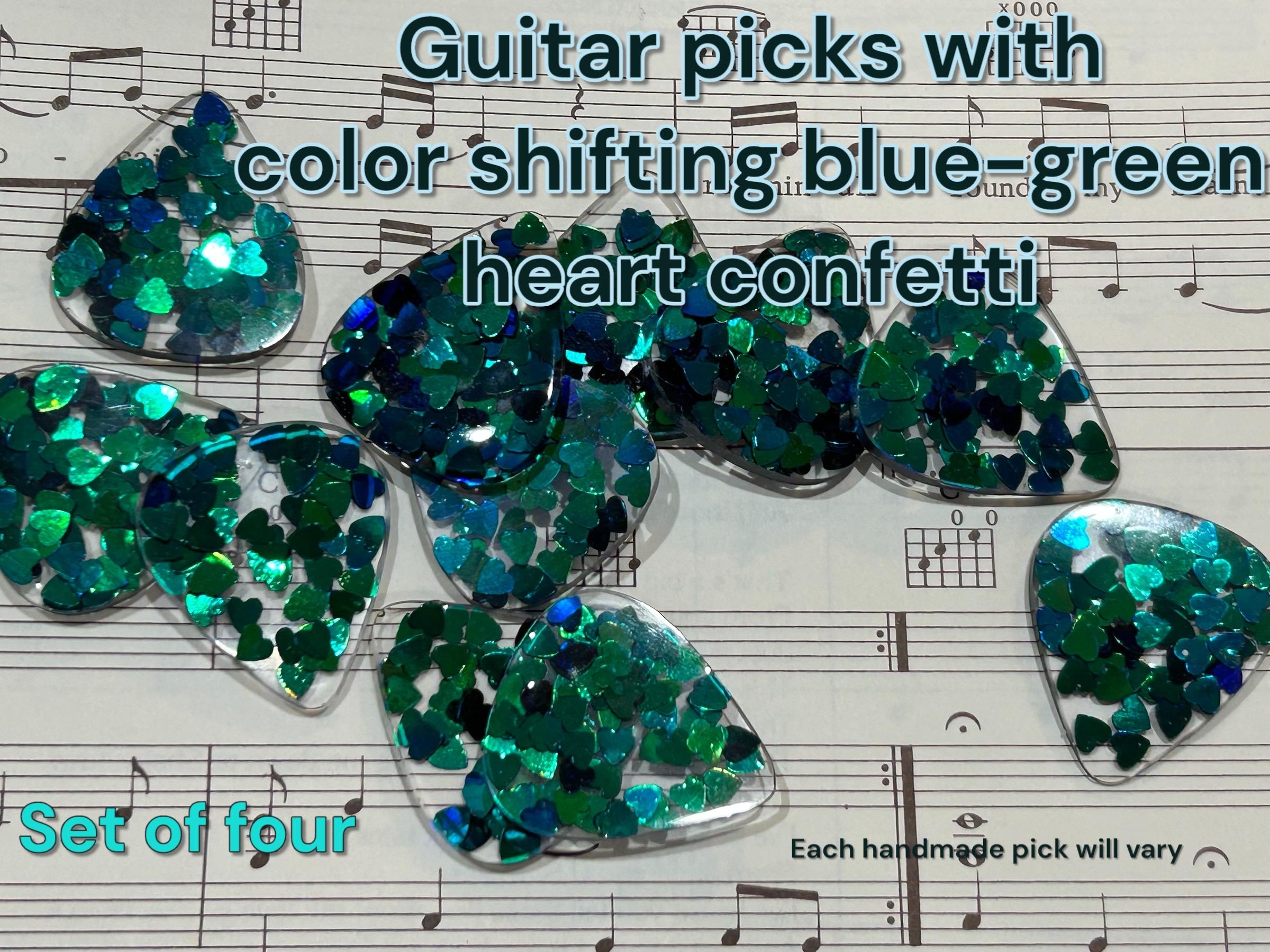 ミュージシャン GREEN DAY guitar pick Amazon.com: Green Day Guitar Picks Father Of All Official