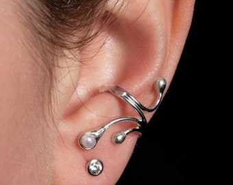 Earcuff with white sweetwaterpearl, silver 925, handmade, 301S