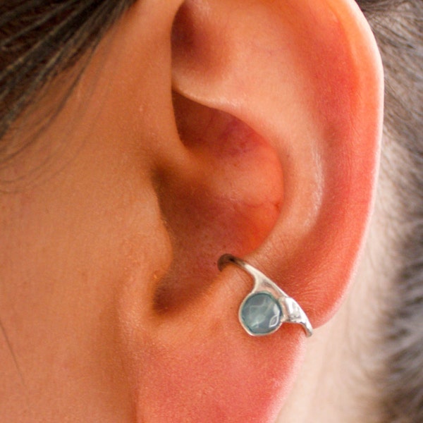 Earcuff with blue faceted quarz, Silber, handmade, 121S