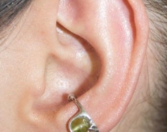 Earcuff - Creole with peridot, silver, handmade, 122S