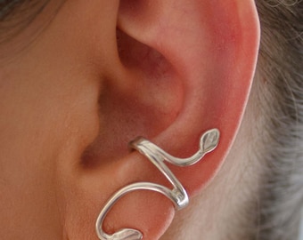 Earcuff with 2 - leafs in polished silver