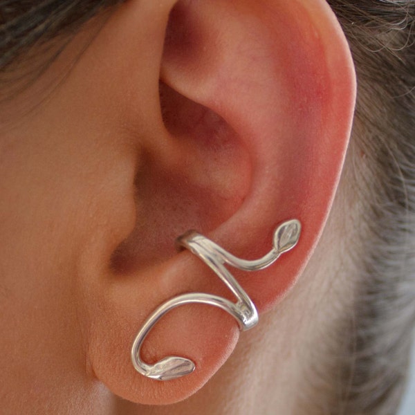 Earcuff with 2 - leafs in polished silver