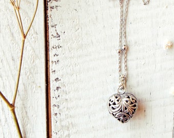 Silver heart necklace, simple heart necklace, antique silver necklace, boho chic necklace, boho chic jewels, cute necklace, gift for her