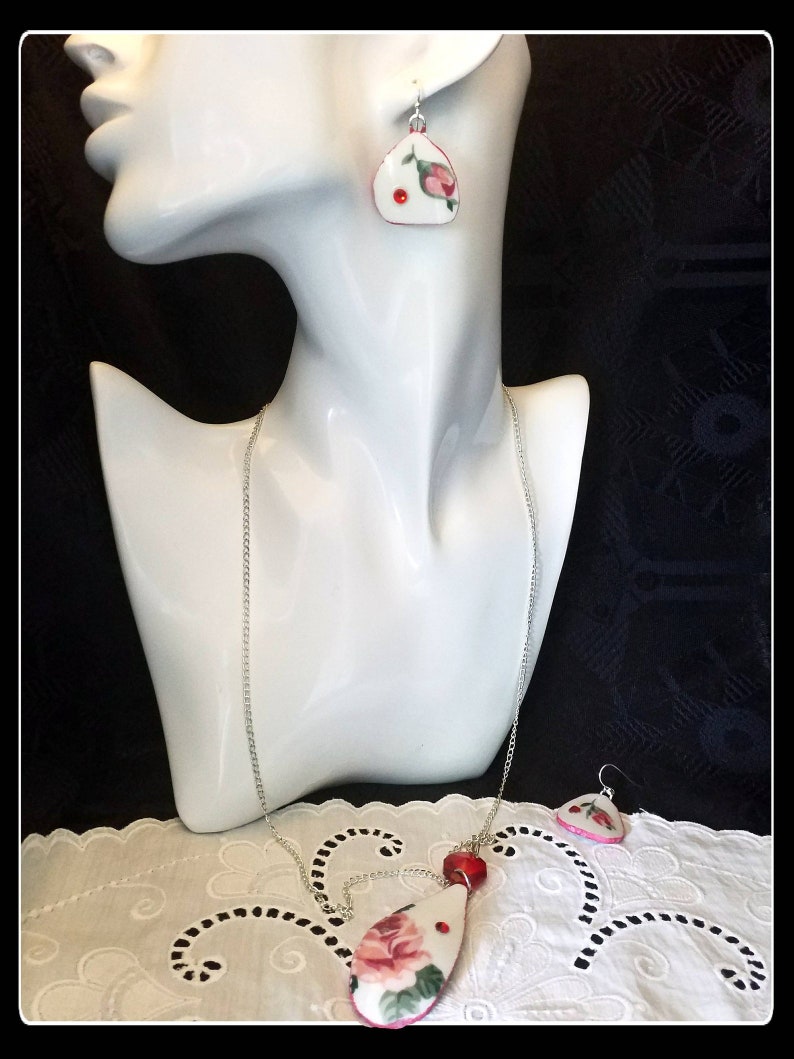 Handmade red rose broken china pendant and dangle earrings