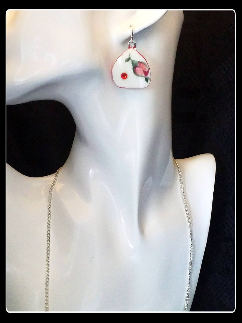 Handmade red rose broken china pendant and dangle earrings