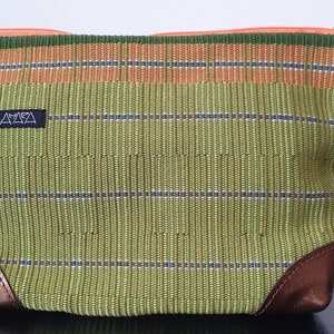 handgewebte kleine Tasche, Necessaire oder Clutch mit Lederecken, cross-body-bag
