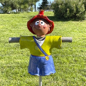 Scarecrow Garden Stake Ceramic Garden Decor Lawn Stake Ceramic Garden Scarecrow Yard Decor Handmade Midene GKW43 Green Yellow or Red