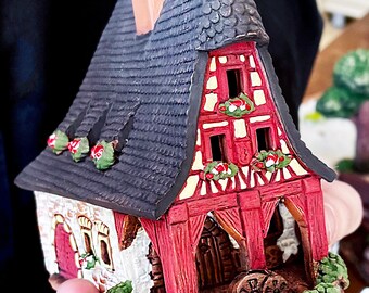 Midene Ceramic Miniature House Replica of the Fachwerkhaus