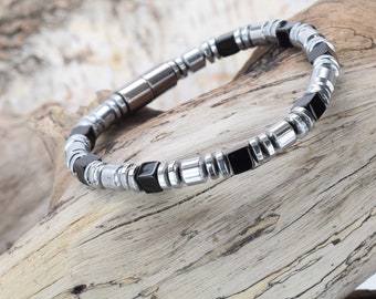 Shiny Gemstone BraceletsCrystal Magnet BraceletUnisex Howlite /& Onyx JewelryHealing BraceletZen Stretch Bracelet with Magnet EndsBoho