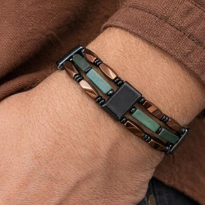 Pulsera magnética para hombre con triple cierre de jade africano verde, cobre y hematita, hecha a mano.