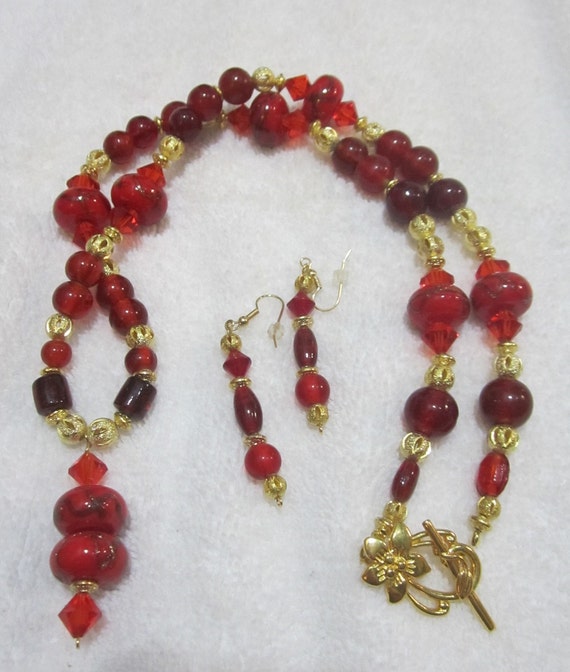 Collar Rojo Rojo Con Cuentas Pendientes El Collar Rojo Grano Rojo Pendientes Collar De Abalorios De Cristal Cristal Cuentas Pendientes Joyería - 