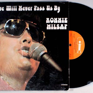 Ronnie Milsap - Love Will Never Pass Us By (1975) Vinyl LP - Best of
