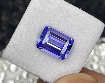 Natürlicher Tansanit Smaragdschliff 7,7 x 5,6 mm: 1,20 ct purpurblauer loser Stein