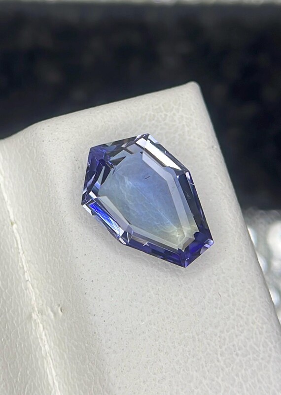 Natural Unheated Tanzanite Gemstone: Coffin Cut, Natural Portrait, 2.30 Carats , 11x7mm