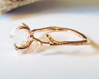 Bague herkimer Diamond ~ Bague de fiançailles en brindille ~ Bague Nature Promise ~ Bague unique en cristal de quartz ~ Cadeau d’anniversaire d’avril, chakra de la couronne