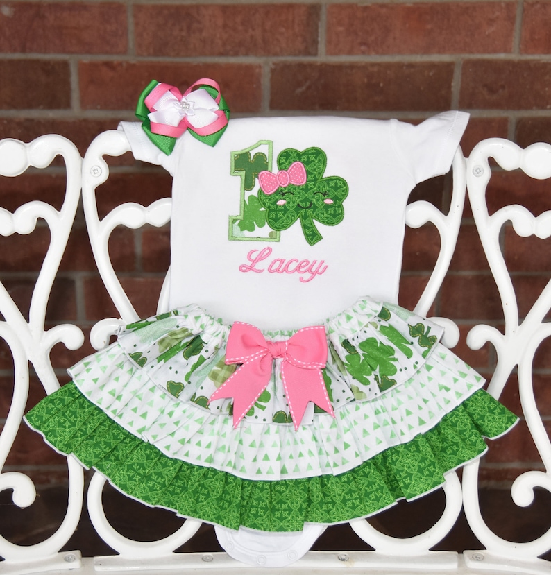 Patrick/'s Day Birthday Outfit Pink and green clover applique top ruffle skirt and hair bow! Baby Girl St